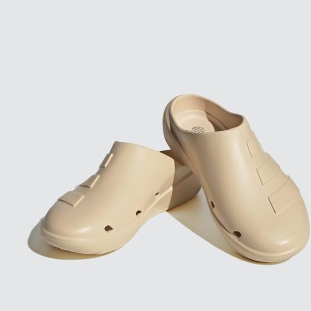 adidas Adicane Clogs
Sand Strata